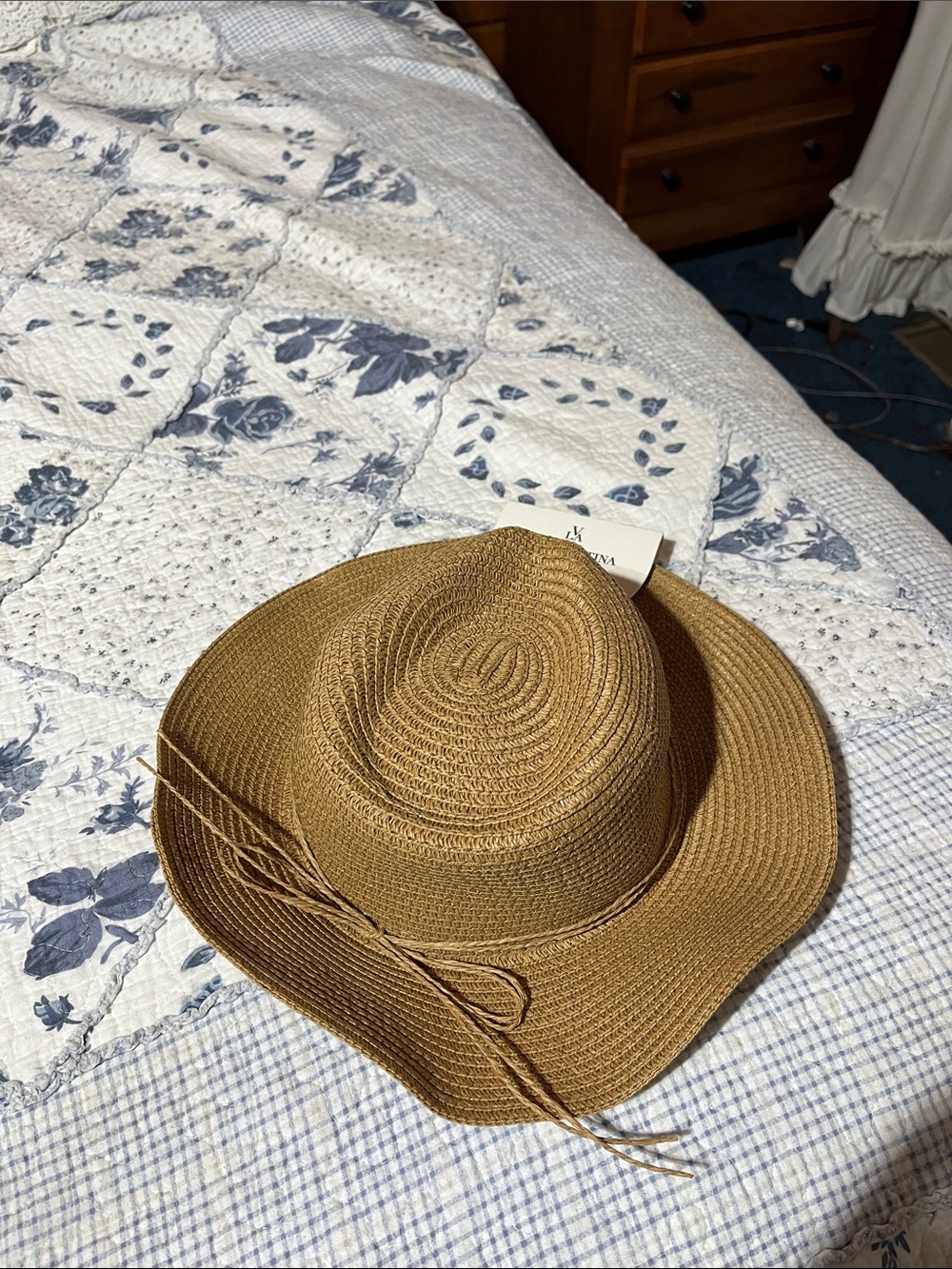 Women’s Tan Straw Sun Hat with Tie Detail NWT